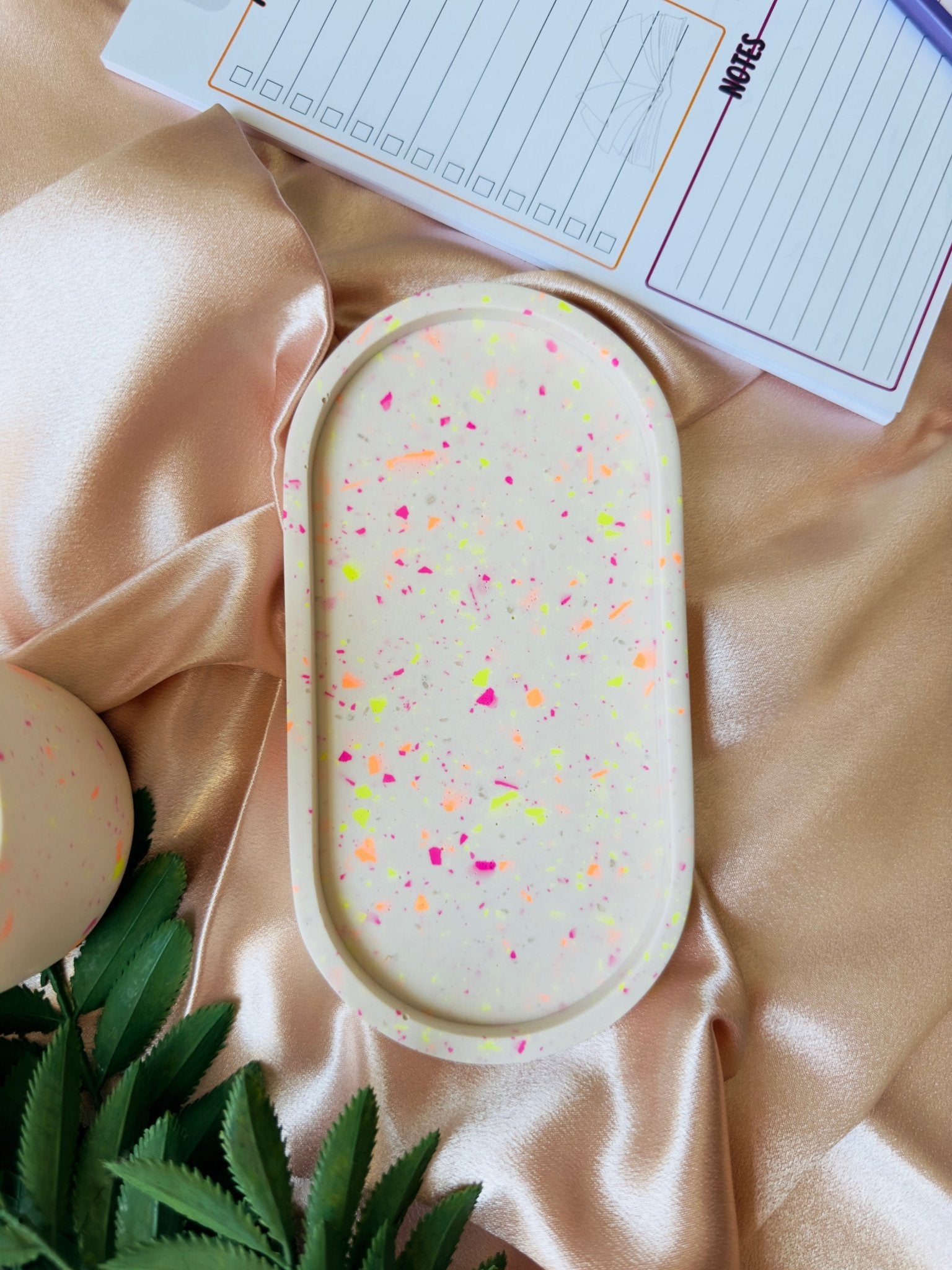 Porte-crayons et Plateau Terrazzo Fluo - Lagom cadeaux